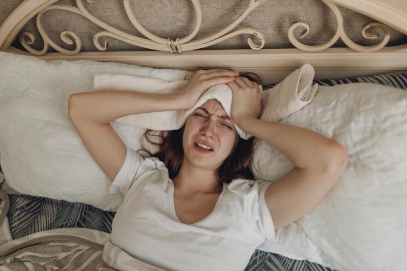 Πώς επηρεάζει το καλοκαίρι τον ύπνο σας - και τι μπορείτε να κάνετε γι' αυτό