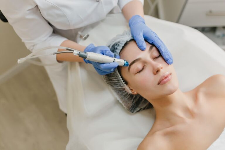 HydraFacial (υδροδερμοαπόξεση)